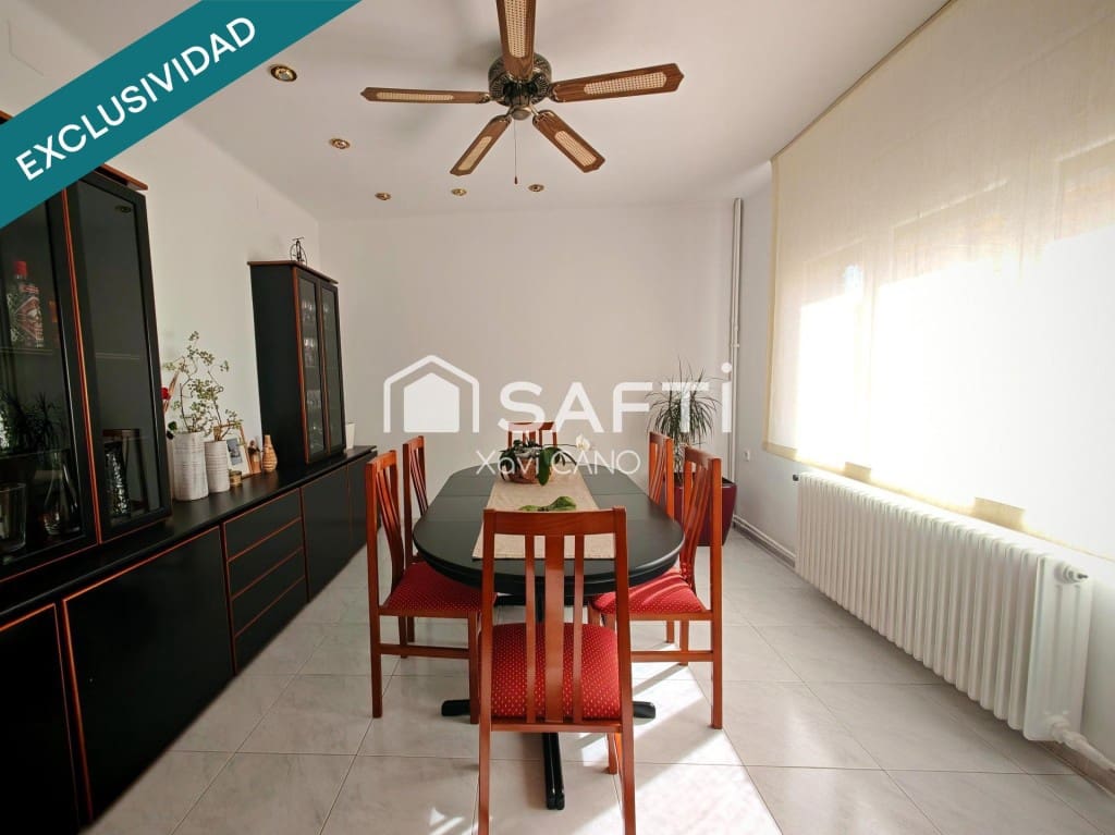 4 chambre Villa/Maison à vendre à Breda avec garage - 359 000 € (Ref: 9794449)