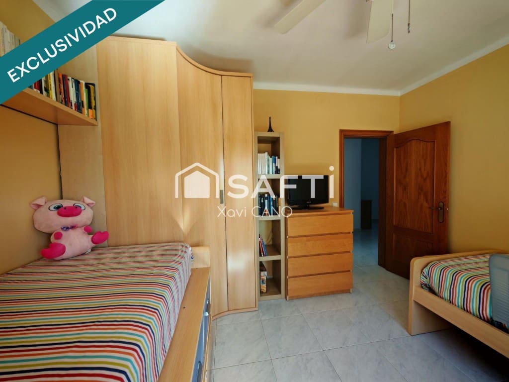 4 chambre Villa/Maison à vendre à Breda avec garage - 359 000 € (Ref: 9794449)