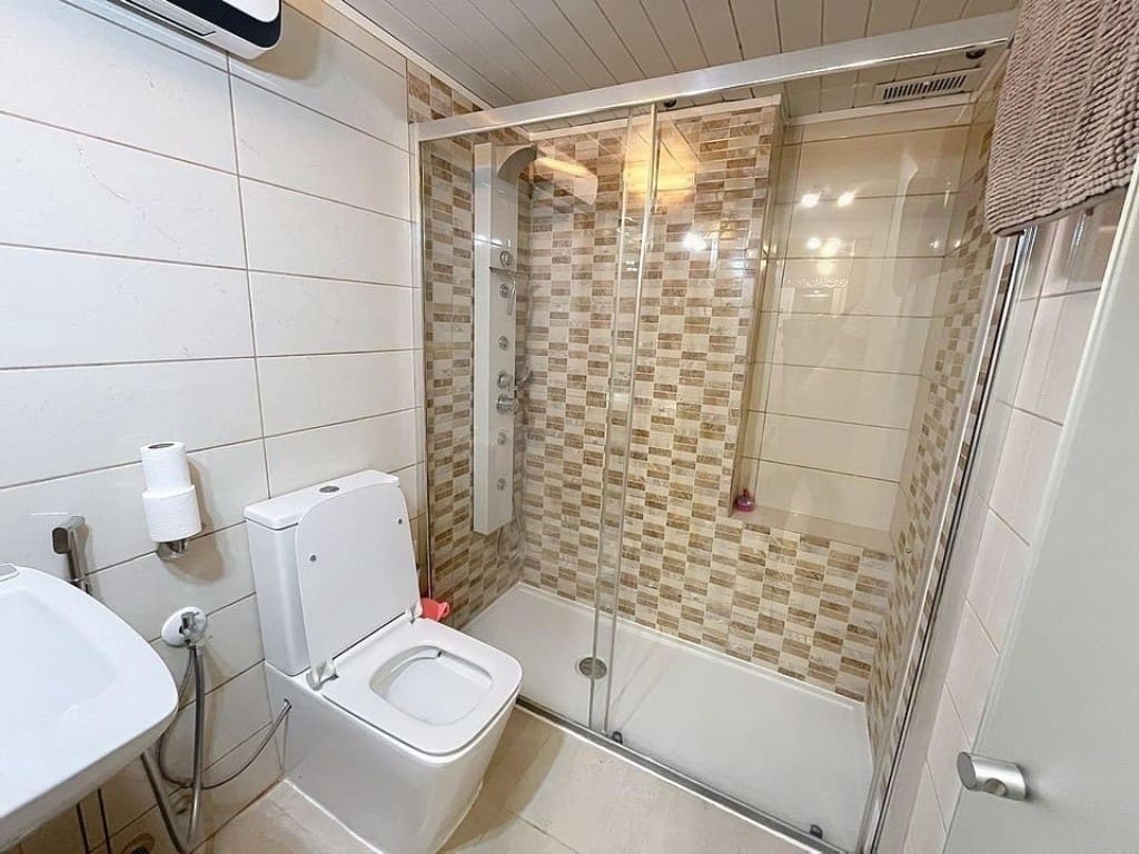 1 soverom Leilighet til salgs i Roses med svømmebasseng - € 168 000 (Ref: 9794450)