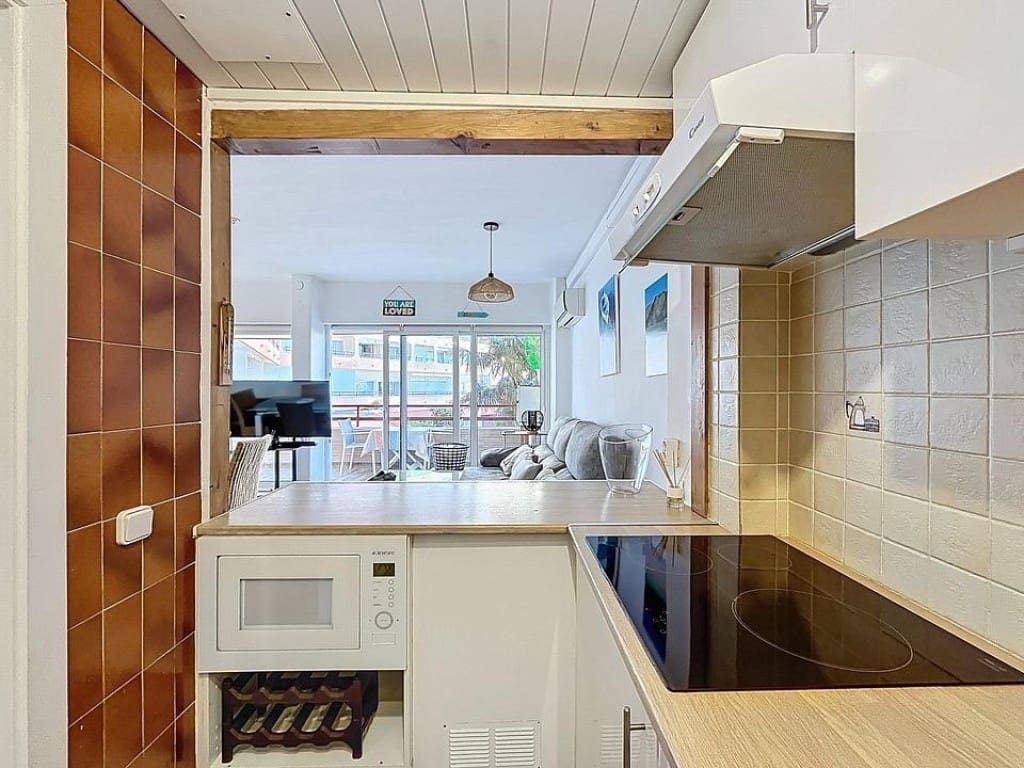 1 soverom Leilighet til salgs i Roses med svømmebasseng - € 168 000 (Ref: 9794450)