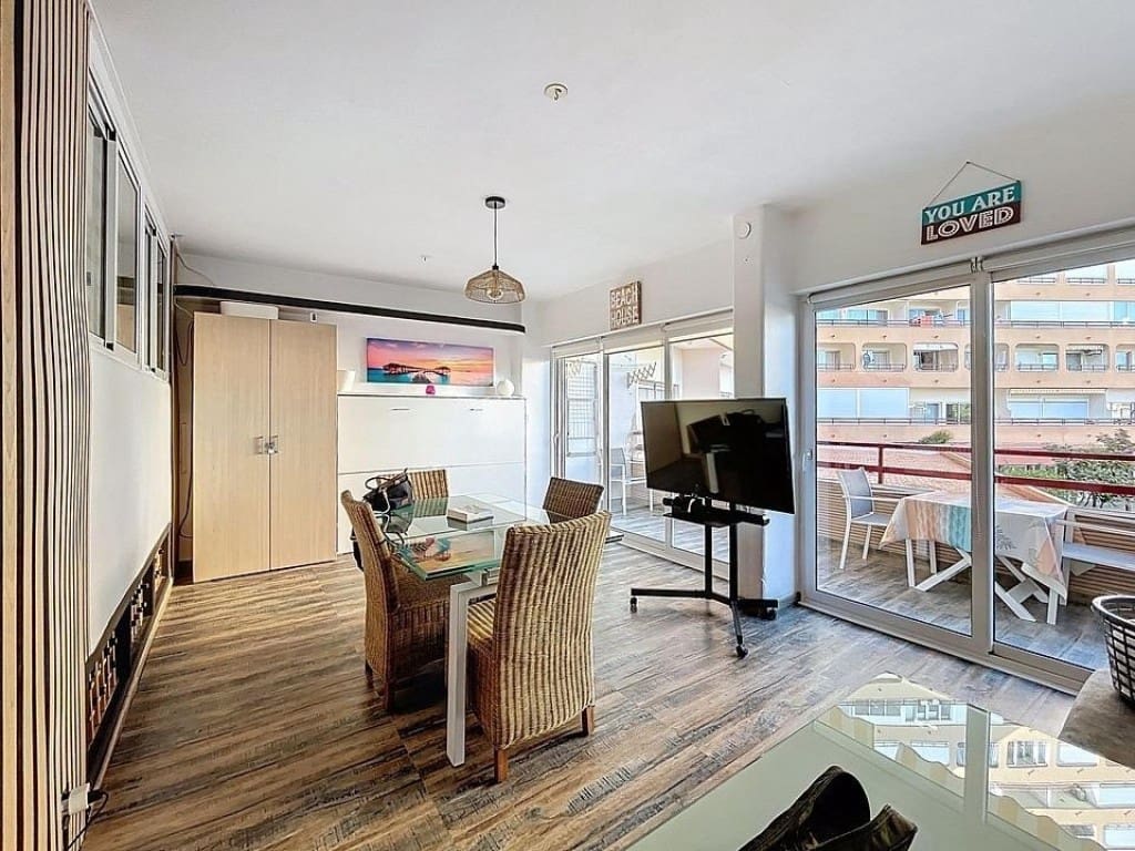 1 soverom Leilighet til salgs i Roses med svømmebasseng - € 168 000 (Ref: 9794450)