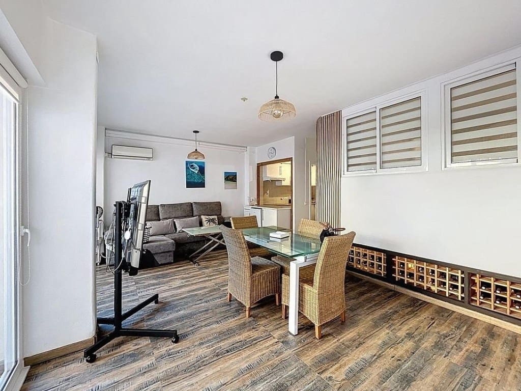 1 soverom Leilighet til salgs i Roses med svømmebasseng - € 168 000 (Ref: 9794450)