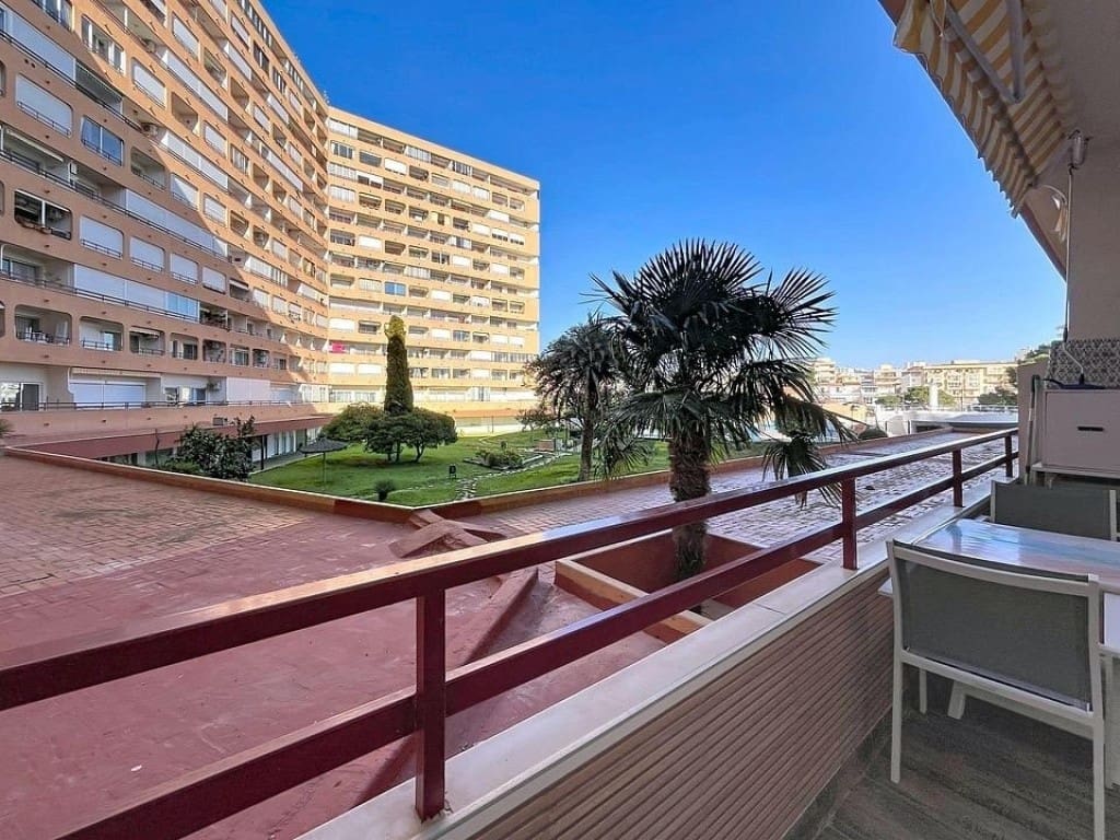 1 soverom Leilighet til salgs i Roses med svømmebasseng - € 168 000 (Ref: 9794450)