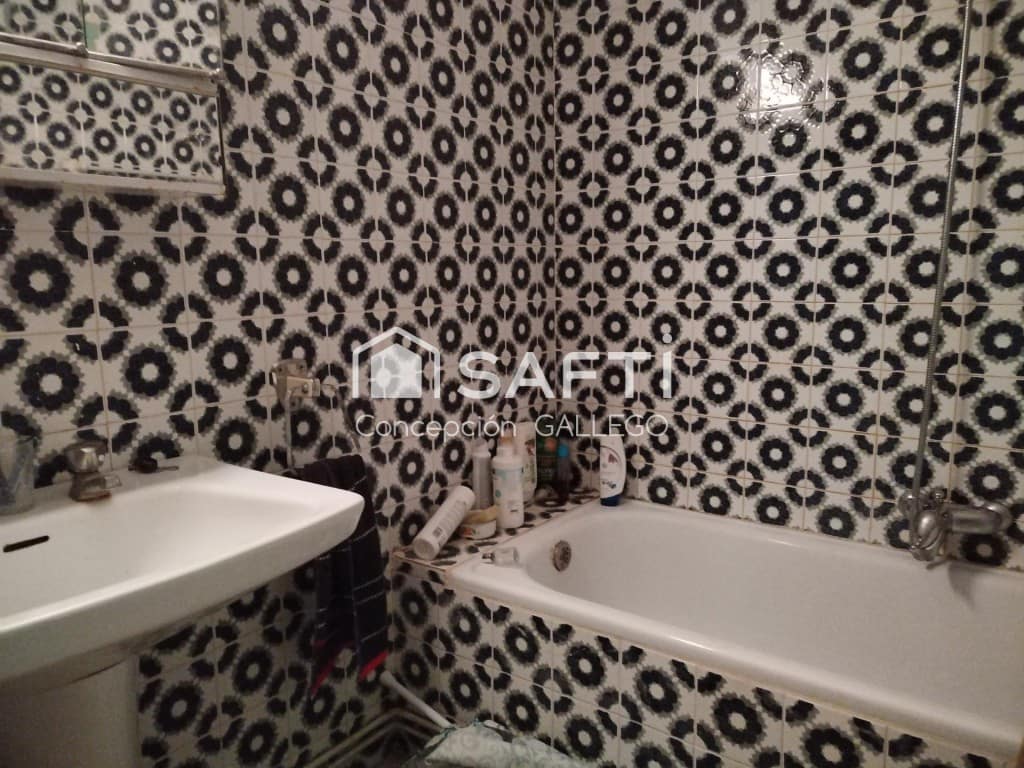 4 bedroom Finca/Country House for sale in Alcazar de San Juan with garage - € 145,000 (Ref: 9796968)