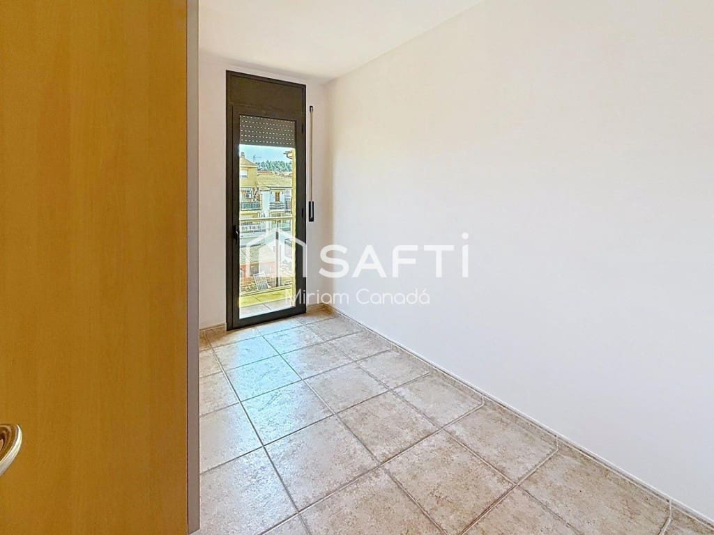 3 bedroom Flat for sale in Sant Fruitos de Bages - € 263,000 (Ref: 9796970)