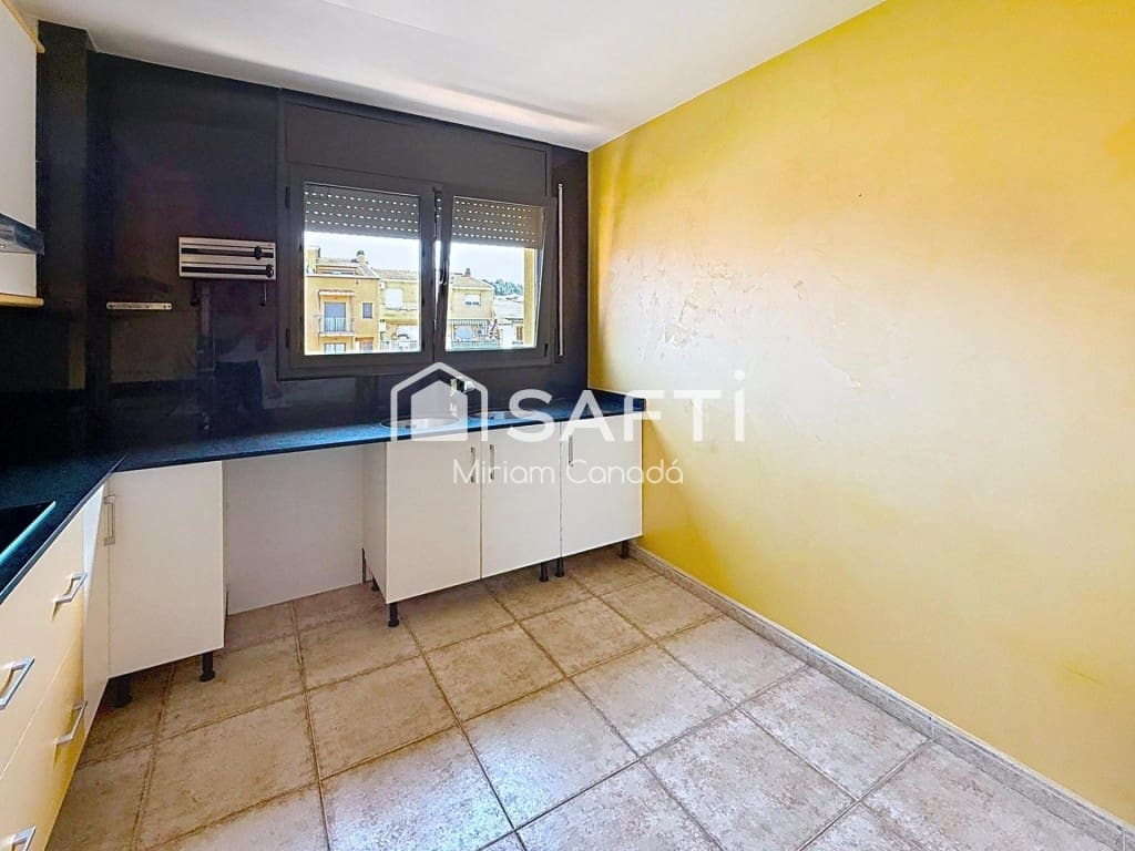 3 bedroom Flat for sale in Sant Fruitos de Bages - € 263,000 (Ref: 9796970)