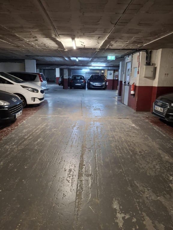 Garage for sale in Donostia-San Sebastian - € 45,000 (Ref: 9796977)