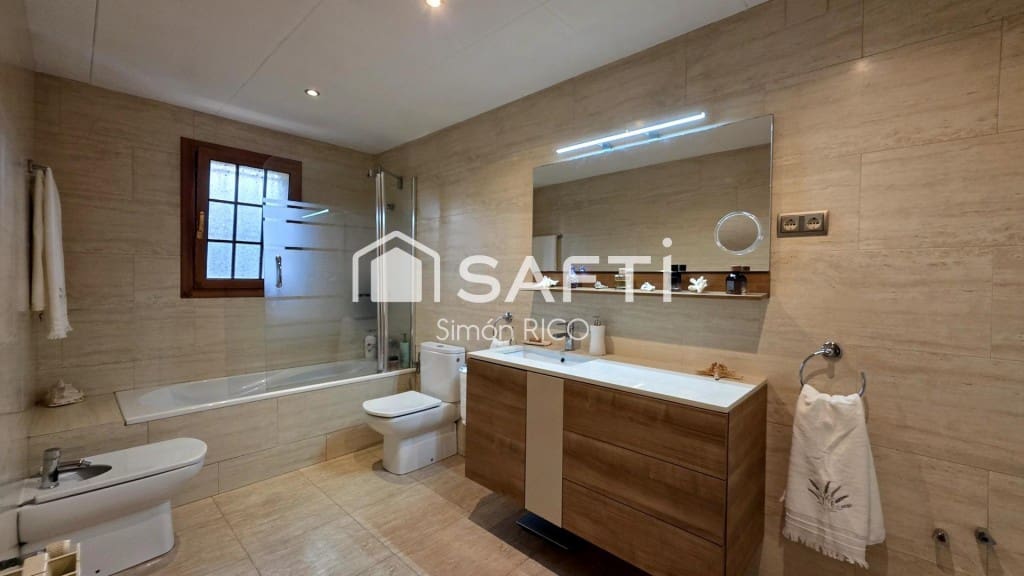 4 quarto Moradia para venda em Vallirana - 420 000 € (Ref: 9799102)