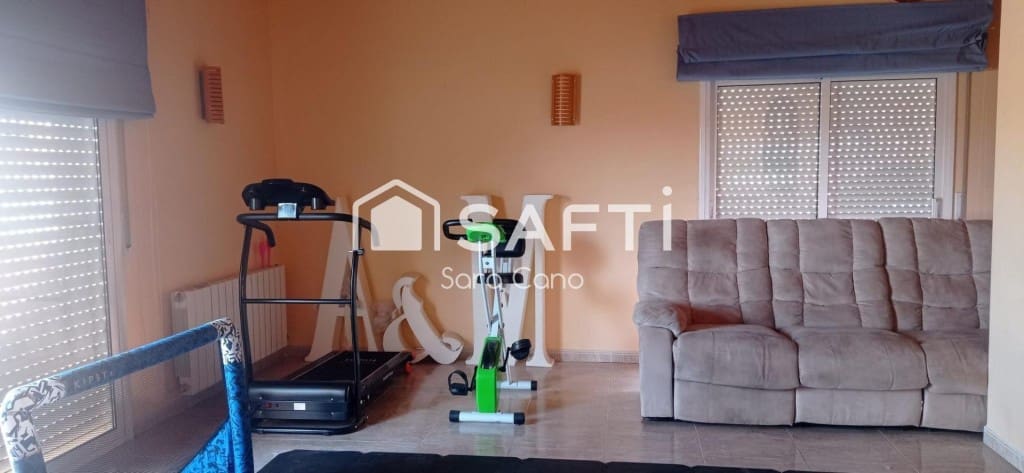 5 bedroom Terraced Villa for sale in El Vendrell with pool garage - € 455,000 (Ref: 9799115)