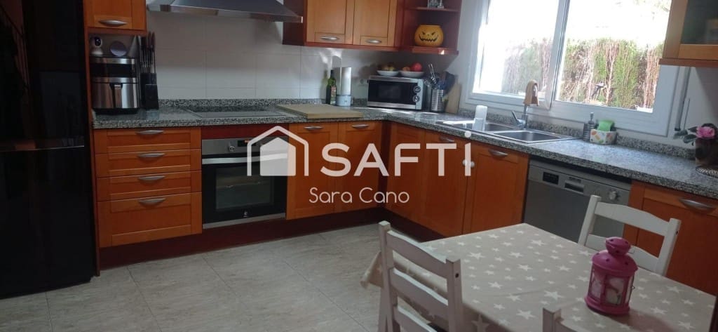 5 bedroom Terraced Villa for sale in El Vendrell with pool garage - € 455,000 (Ref: 9799115)