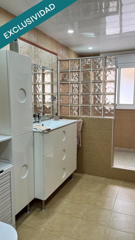 7 bedroom Villa for sale in Vidreres with pool - € 325,000 (Ref: 9804185)