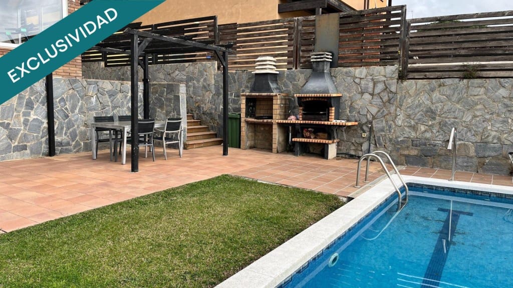 7 bedroom Villa for sale in Vidreres with pool - € 325,000 (Ref: 9804185)