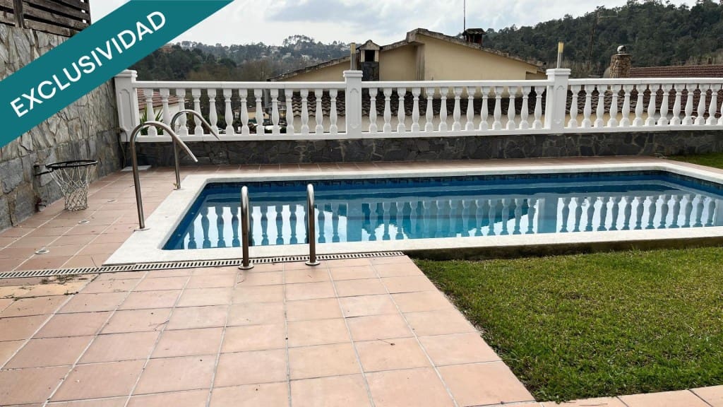 7 bedroom Villa for sale in Vidreres with pool - € 325,000 (Ref: 9804185)