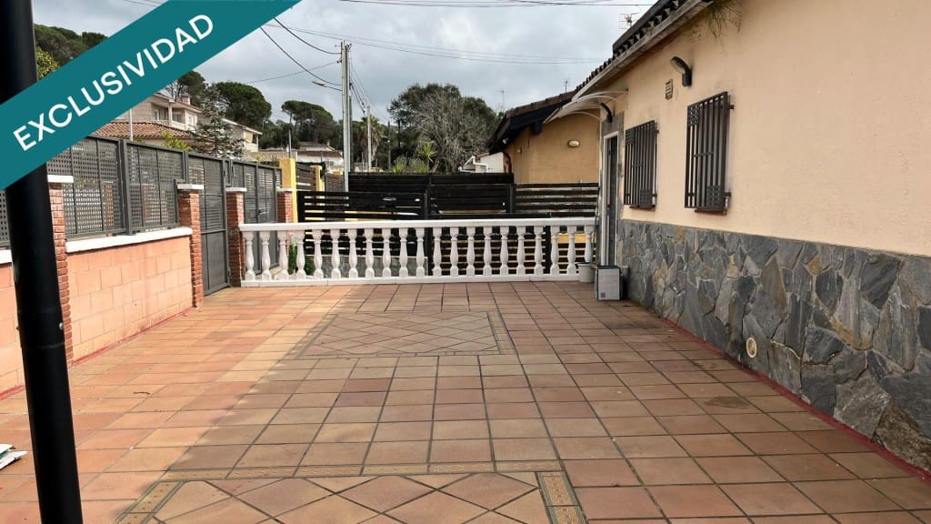 7 bedroom Villa for sale in Vidreres with pool - € 325,000 (Ref: 9804185)