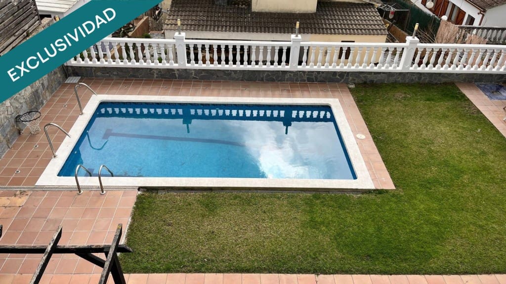 7 bedroom Villa for sale in Vidreres with pool - € 325,000 (Ref: 9804185)