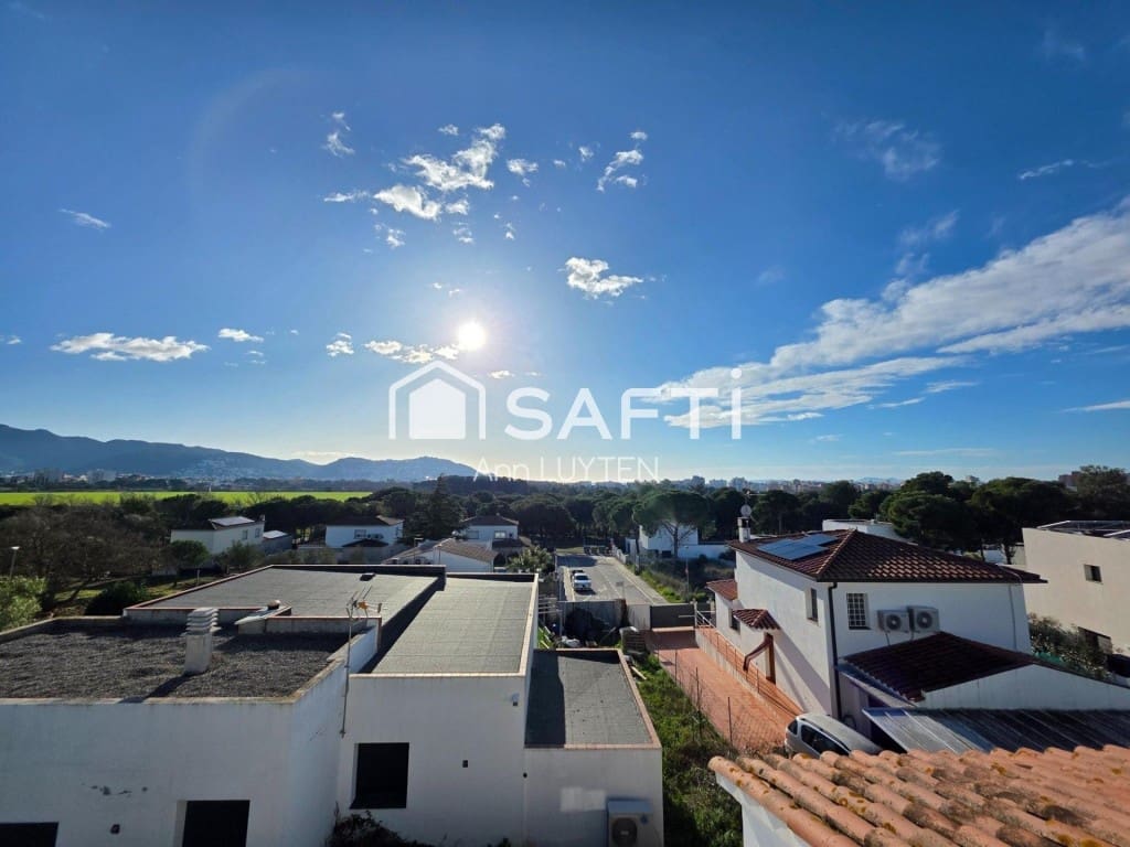 3 sypialnia Willa na sprzedaż w Roses z garażem - 510 000 € (Ref: 9804187)