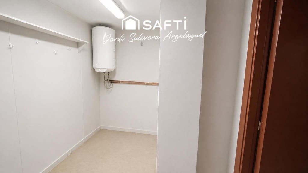 Gewerbe zu verkaufen in Girona Stadt - 215.000 € (Ref: 9804189)