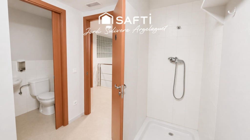 Gewerbe zu verkaufen in Girona Stadt - 215.000 € (Ref: 9804189)