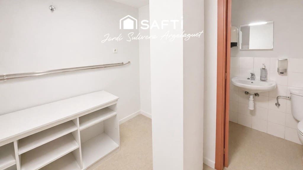 Gewerbe zu verkaufen in Girona Stadt - 215.000 € (Ref: 9804189)