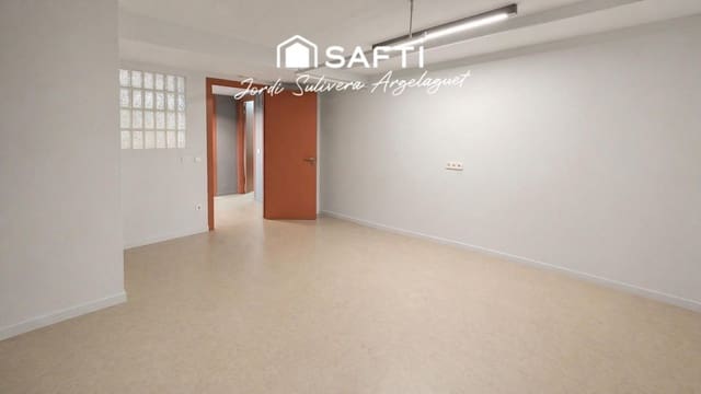 Gewerbe zu verkaufen in Girona Stadt - 215.000 € (Ref: 9804189)