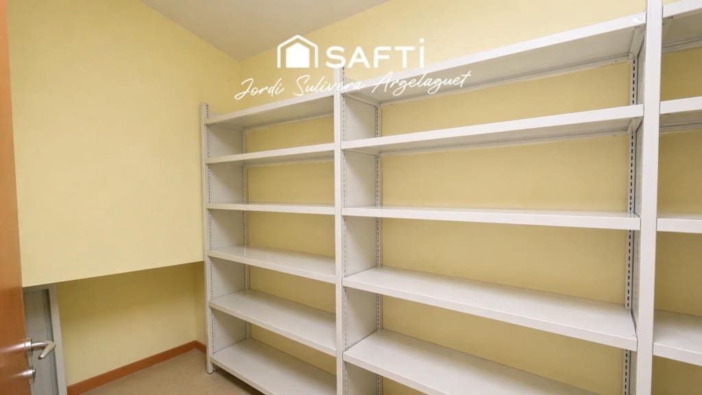 Gewerbe zu verkaufen in Girona Stadt - 215.000 € (Ref: 9804189)