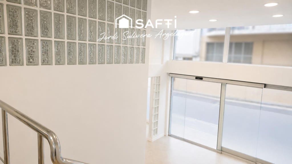 Gewerbe zu verkaufen in Girona Stadt - 215.000 € (Ref: 9804189)