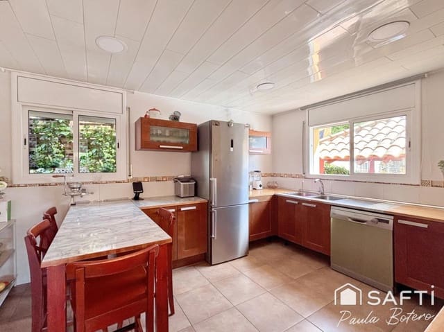 4 soverom Villa til salgs i Olivella med svømmebasseng garasje - € 399 000 (Ref: 9804191)