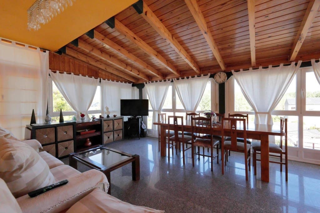 5 bedroom Villa for sale in Priaranza del Bierzo - € 250,000 (Ref: 9804196)