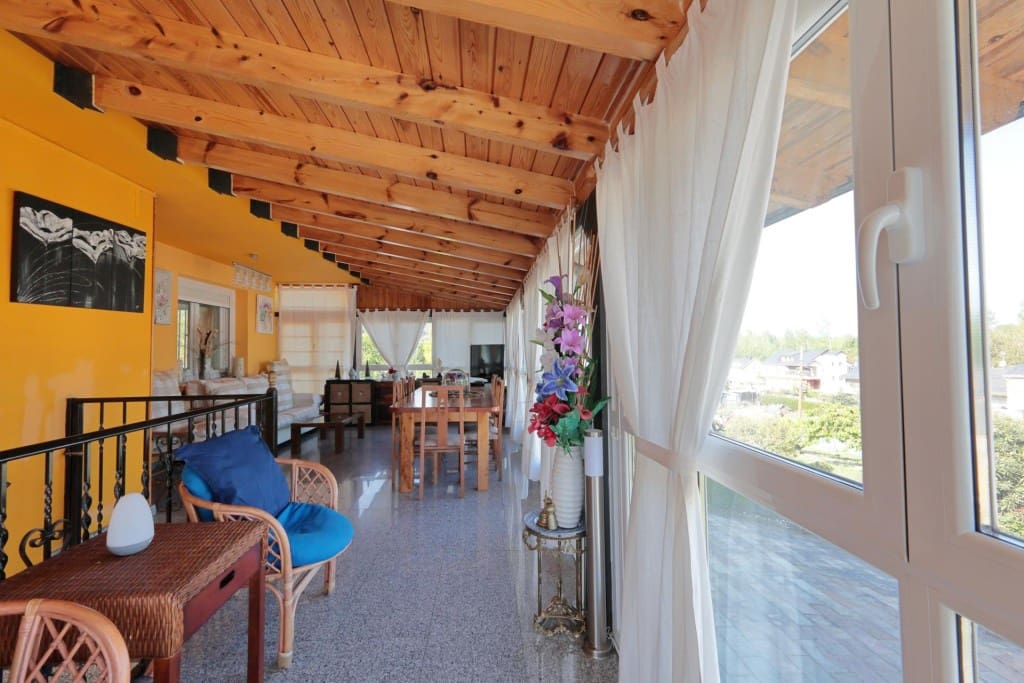 5 bedroom Villa for sale in Priaranza del Bierzo - € 250,000 (Ref: 9804196)