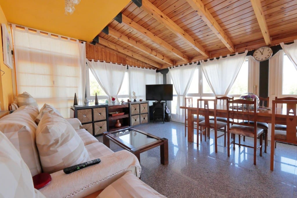 5 bedroom Villa for sale in Priaranza del Bierzo - € 250,000 (Ref: 9804196)