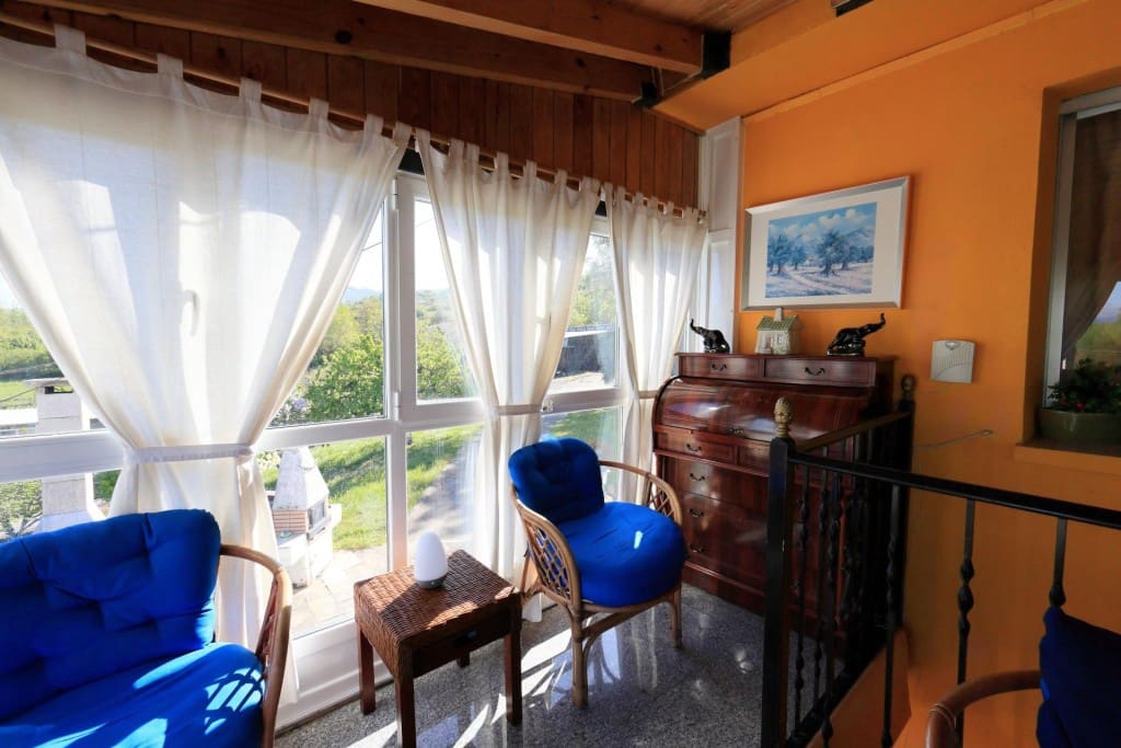 5 bedroom Villa for sale in Priaranza del Bierzo - € 250,000 (Ref: 9804196)