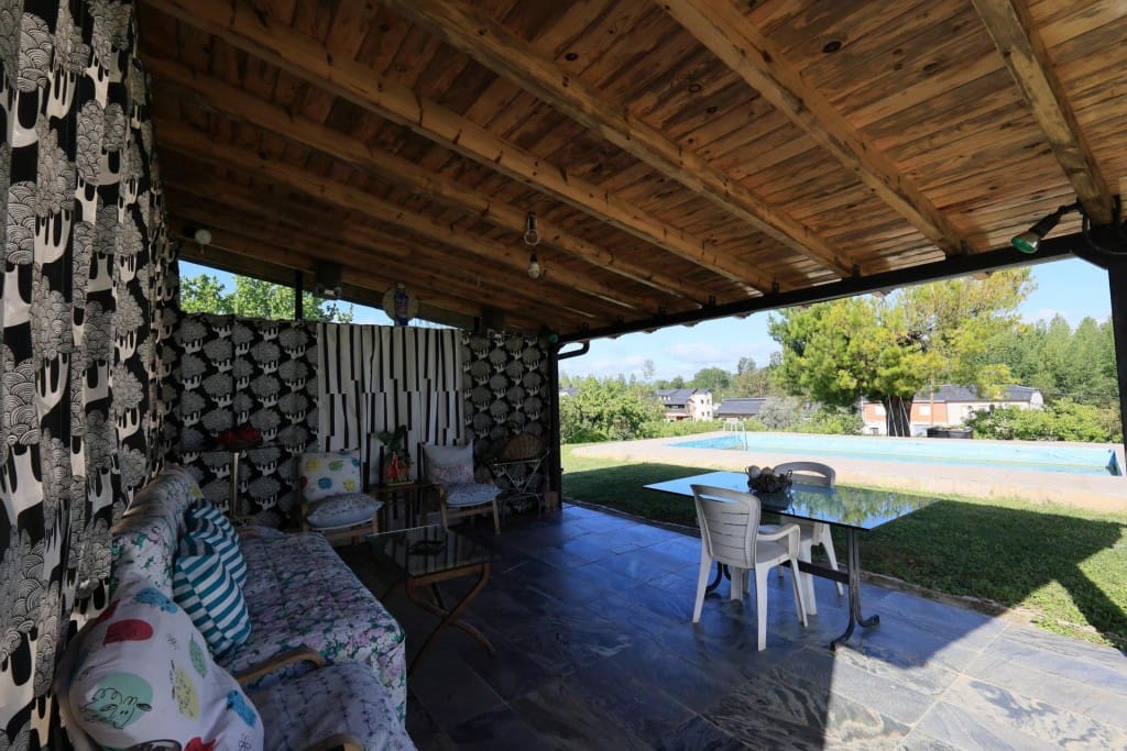 5 bedroom Villa for sale in Priaranza del Bierzo - € 250,000 (Ref: 9804196)