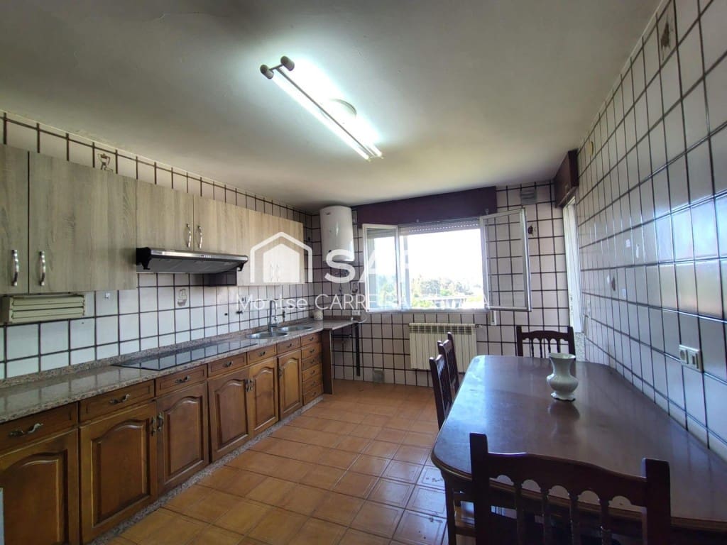4 sovrum Villa till salu i Santiago de Compostela med garage - 330 000 € (Ref: 9806345)