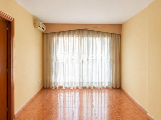 3 Zimmer Apartment zu verkaufen in Pineda de Mar mit Garage - 223.000 € (Ref: 9806354)
