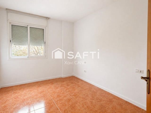 3 Zimmer Apartment zu verkaufen in Pineda de Mar mit Garage - 223.000 € (Ref: 9806354)