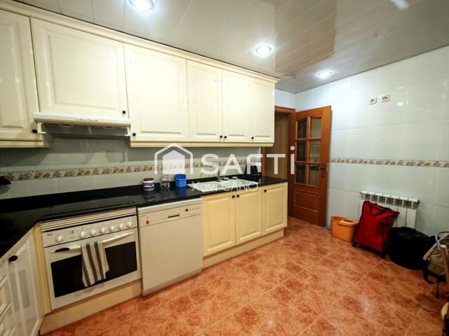 3 Zimmer Apartment zu verkaufen in Pineda de Mar mit Garage - 223.000 € (Ref: 9806354)