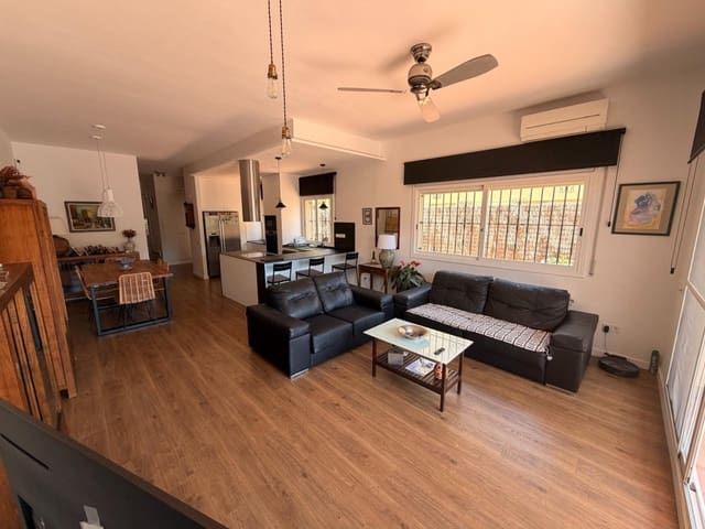 4 quarto Moradia em Banda para venda em Sitges com piscina - 875 000 € (Ref: 9806355)