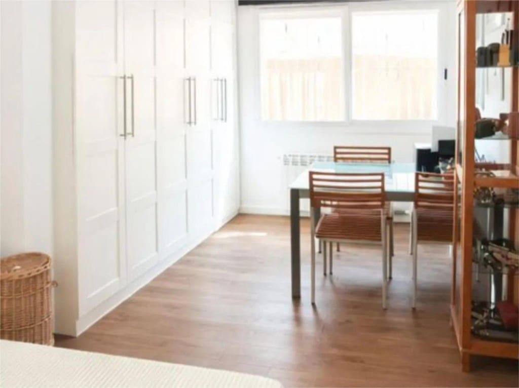 4 quarto Moradia em Banda para venda em Sitges com piscina - 875 000 € (Ref: 9806355)