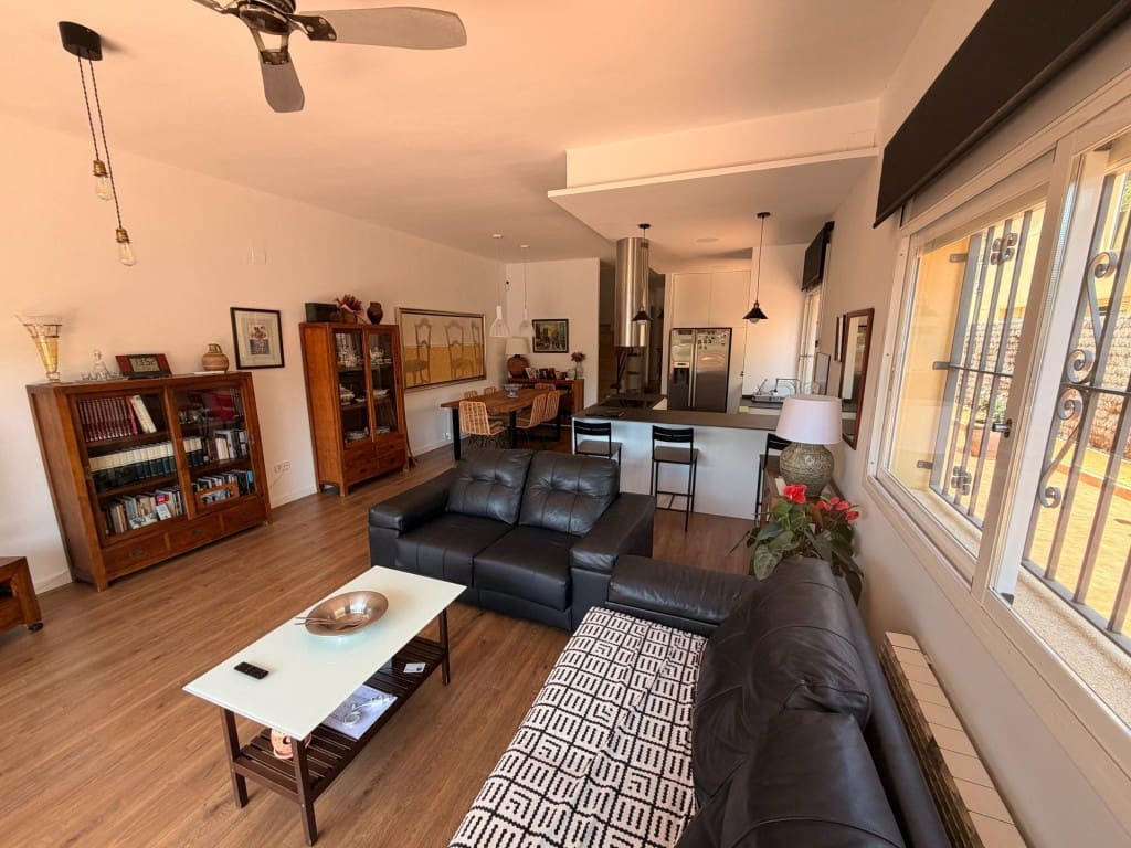 4 quarto Moradia em Banda para venda em Sitges com piscina - 875 000 € (Ref: 9806355)