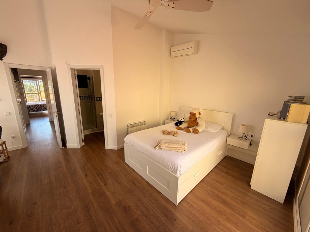 4 quarto Moradia em Banda para venda em Sitges com piscina - 875 000 € (Ref: 9806355)