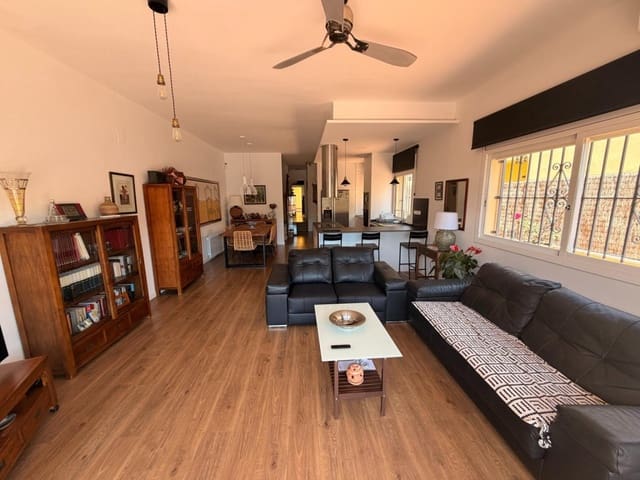 4 quarto Moradia em Banda para venda em Sitges com piscina - 875 000 € (Ref: 9806355)