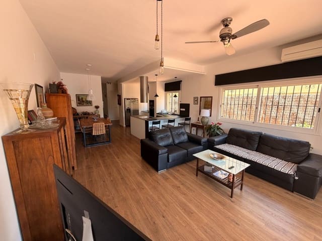 4 quarto Moradia em Banda para venda em Sitges com piscina - 875 000 € (Ref: 9806355)