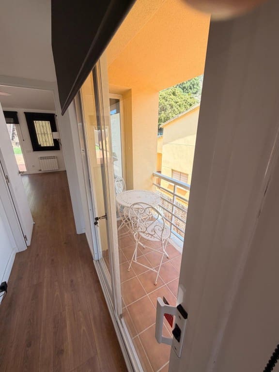4 quarto Moradia em Banda para venda em Sitges com piscina - 875 000 € (Ref: 9806355)