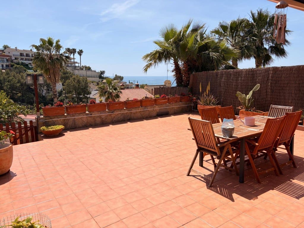 4 quarto Moradia em Banda para venda em Sitges com piscina - 875 000 € (Ref: 9806355)