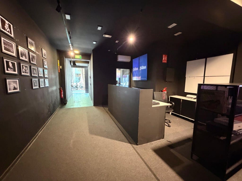 Commercieel te koop in Barcelona stad - € 48.000 (Ref: 9806361)