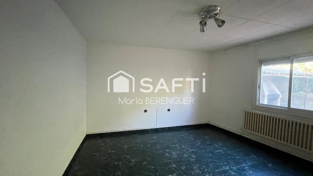 2 bedroom Villa for sale in Sallent - € 249,500 (Ref: 9811461)