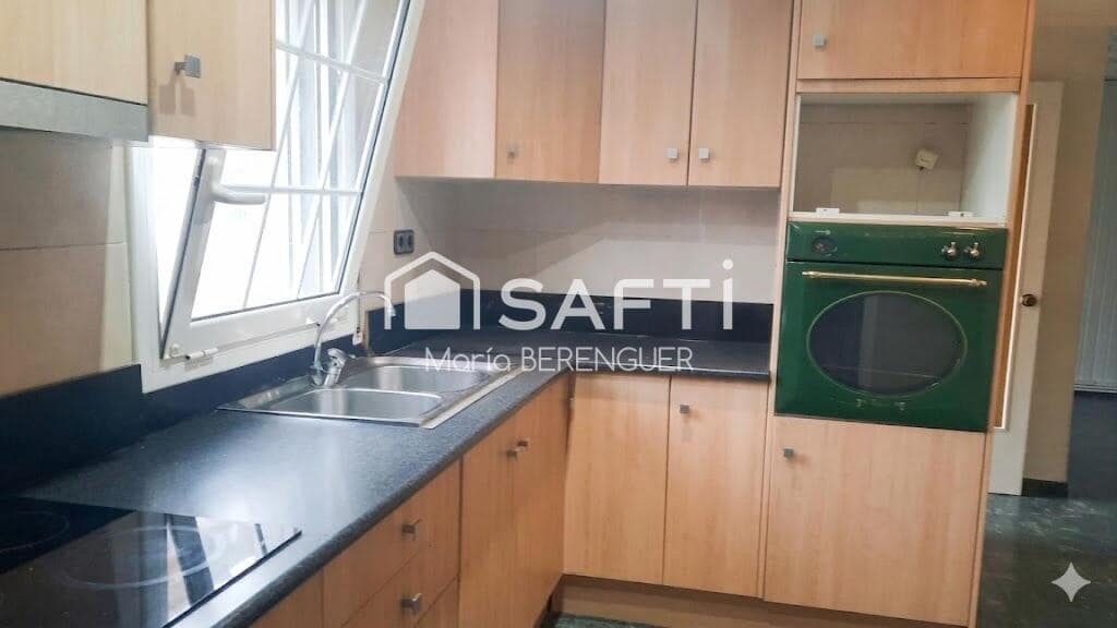 3 bedroom Villa for sale in Sallent - € 249,500 (Ref: 9811461)