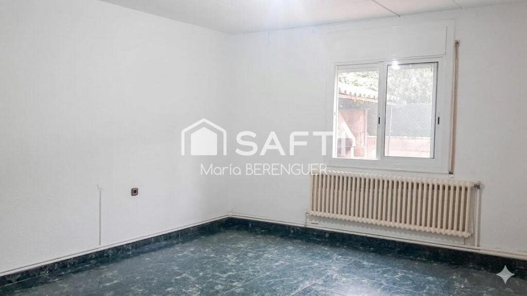 3 bedroom Villa for sale in Sallent - € 249,500 (Ref: 9811461)