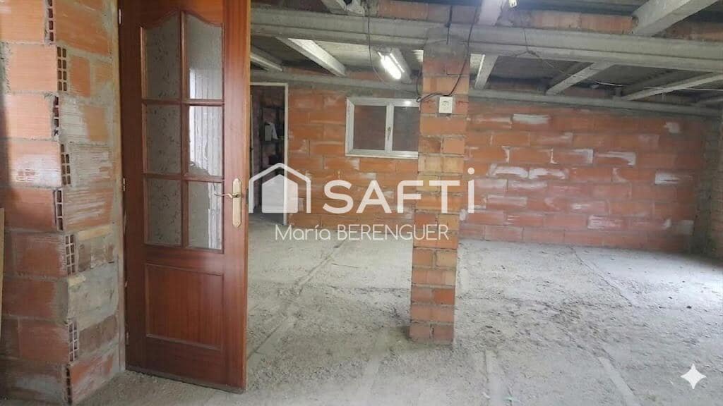 3 bedroom Villa for sale in Sallent - € 249,500 (Ref: 9811461)