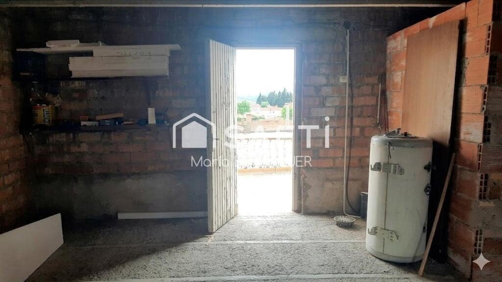 3 bedroom Villa for sale in Sallent - € 249,500 (Ref: 9811461)